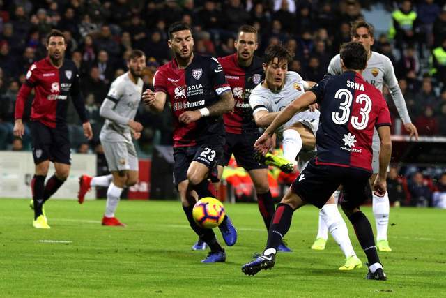 里昂迎意甲关键赛;集结日状态回暖;球迷炸锅;控场能力受关注的简单介绍 里昂迎意甲关键赛;集结日状态回暖;球迷炸锅;控场能力受关注的简单介绍