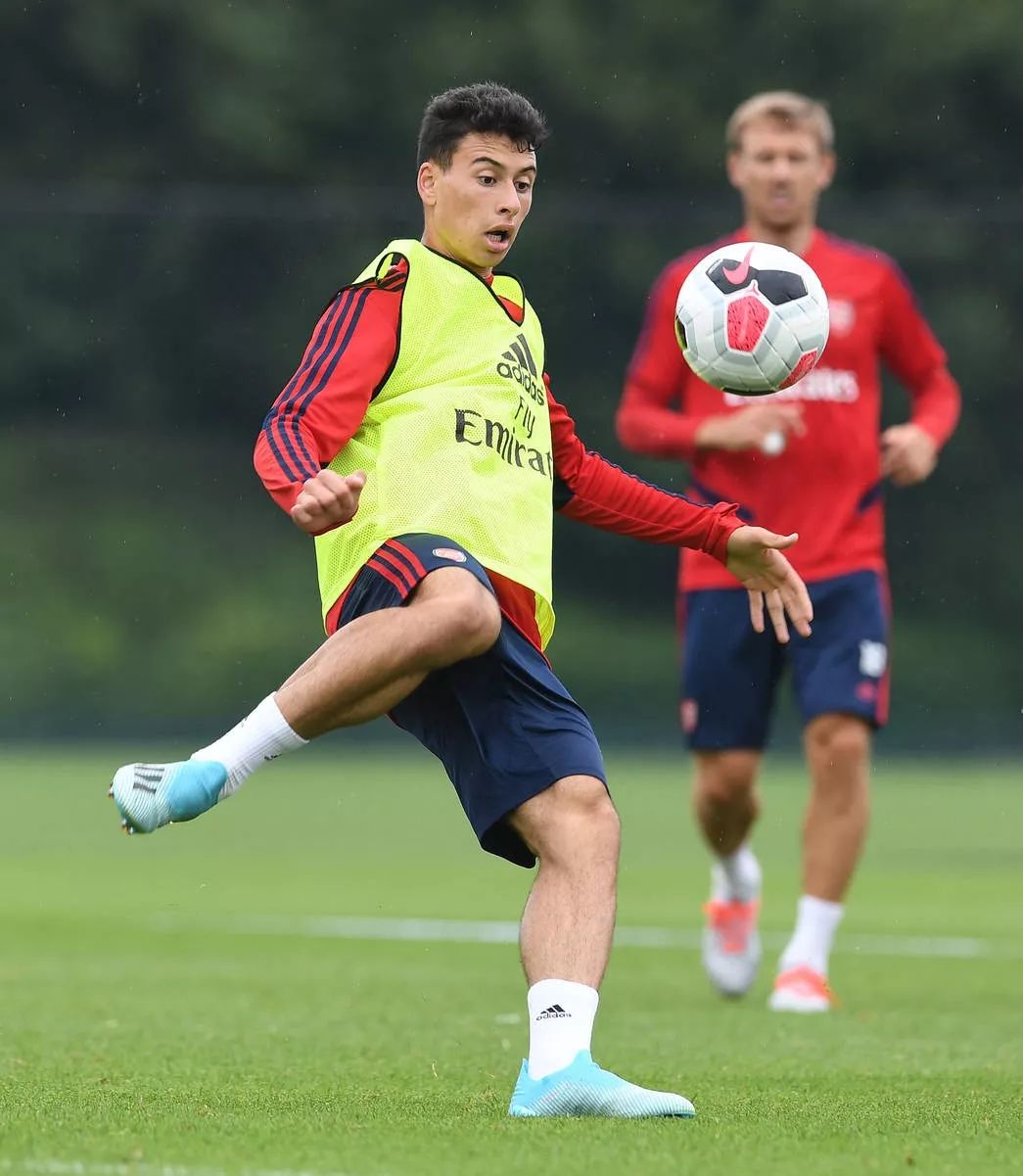 包含今晚法甲传出新动向；奥兰多魔术造点机会；管理层表态：话题不断；更衣室氛围转暖的词条